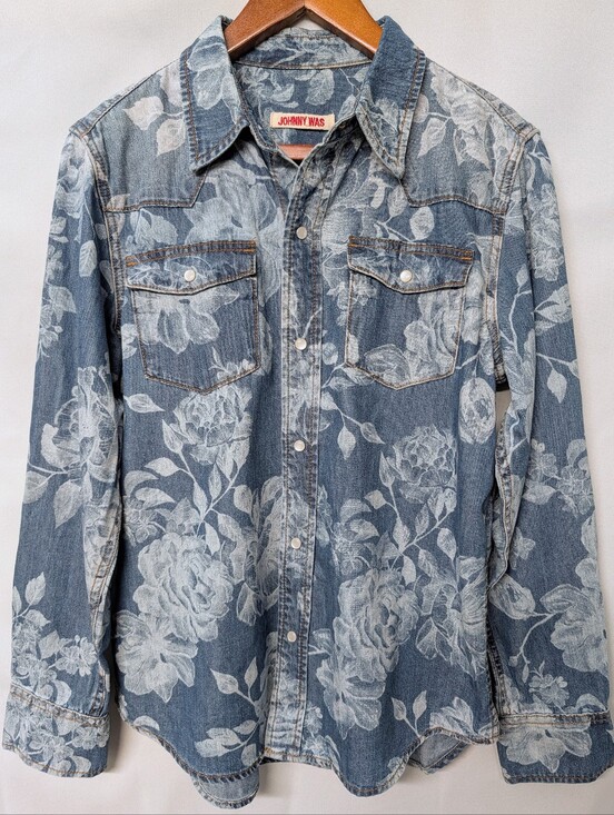 Johnny Was Tops - Johnny Was 💙 Rialto Light Blue Floral Denim Snap-Front Shirt Size Medium EUC